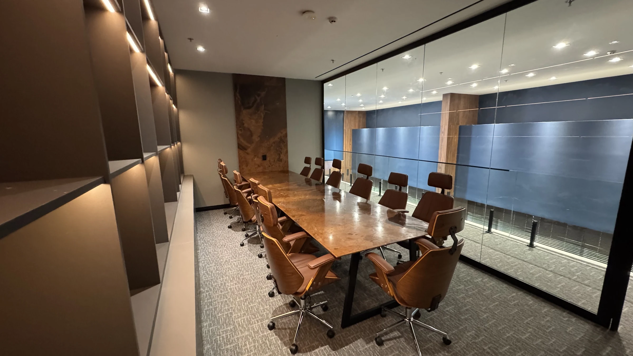 Sala privativa de reunião da sede Enjoy