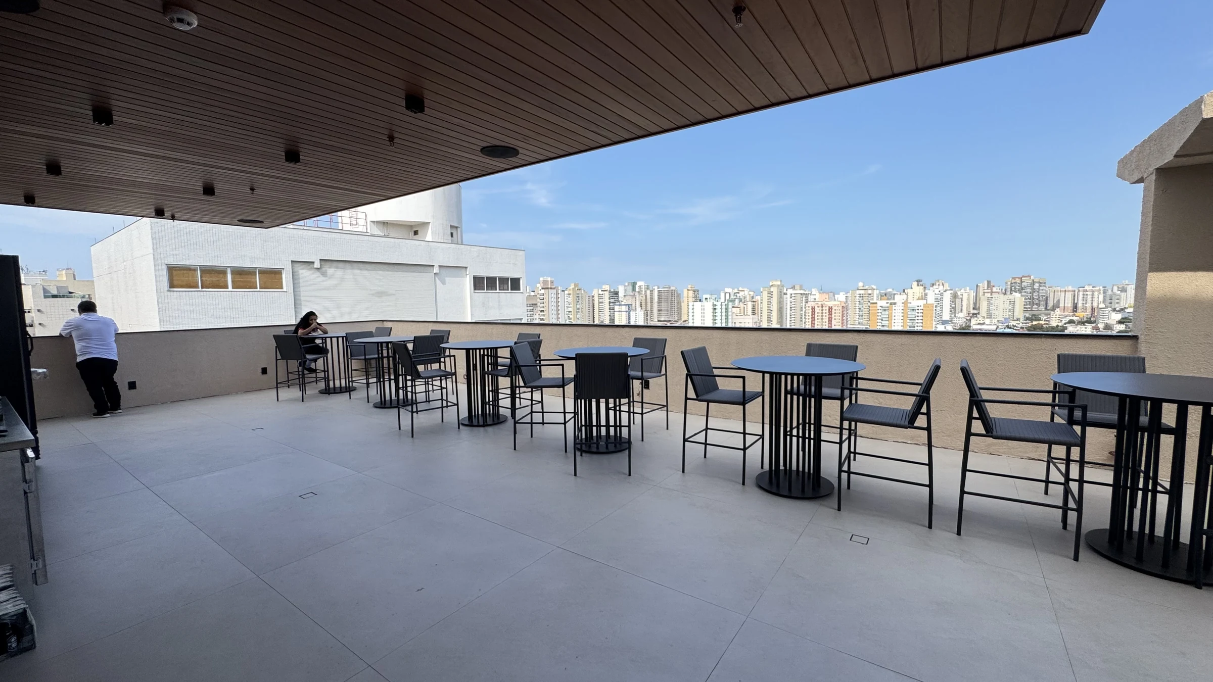 Rooftop Enjoy durante o dia